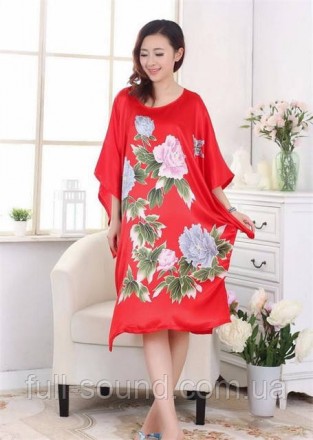 Элегантное атласное платье кимоно с небольшими разрезиками по бокам внизу, разме. . фото 3