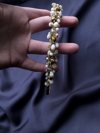 Роскошный обруч в прическу невесты 
 
Создан из камней золотого и бежевого цвета. . фото 4