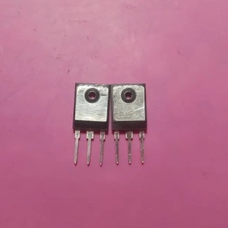 
Біполярні транзистори TIP35C TIP36C пара
Біполярні транзистори TIP35C TIP36C 10. . фото 3