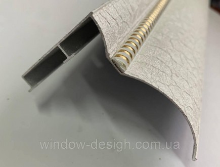 Карниз дворядний алюмінієвий з молдингом, порошкове покриття.
Колір Білий
Розмір. . фото 2