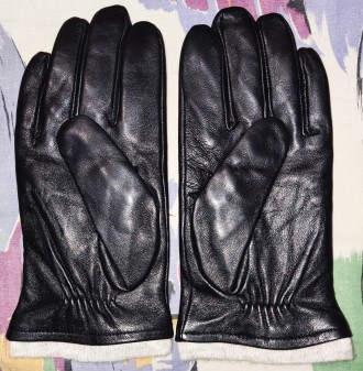 Кожаные перчатки с кашемиром, размер-М, ширина-10см, средний палец-9см, на небол. . фото 3
