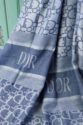 Самый популярный палантин,шарф от Christian Dior ЖЕНСКИЙ ШАРФ ДИОР ― с монограмм. . фото 7