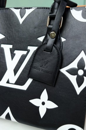 ✨Всеми любимая Louis Vuitton женская черная ✨
 
Цвет: 
черный
Одно отделение на . . фото 4