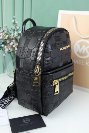 
Перед вами люксовый женский рюкзак Michael Kors брендовый рюкзак в цвете черный. . фото 4