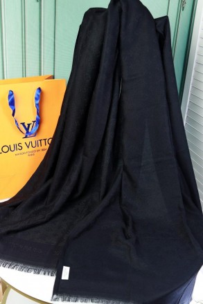 Самый популярный палантин,шарф от Louis Vuitton LV ― с монограммами в стильном ч. . фото 2