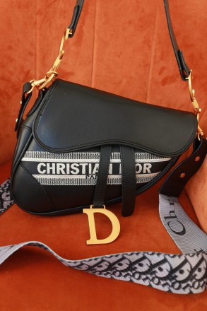 Отличная модная женская сумка Кристиан Диор в одно отделение с подкладкой. Внутр. . фото 3