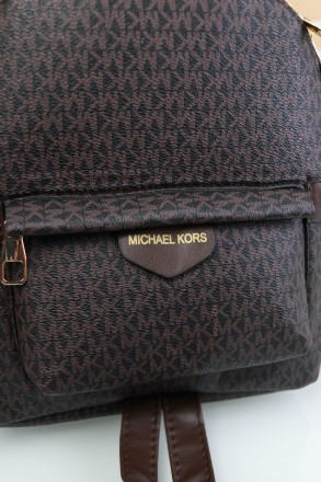 
Перед вами женский рюкзак Michael Kors брендовый рюкзак в коричневом цвете.
Одн. . фото 5