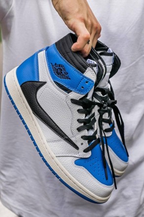 Кроссовки мужские синие Air Jordan Retro 1 Hihg x Fragment x Travis Scott
Идеаль. . фото 3