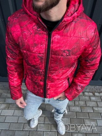 
Куртка мужская весна-осень красная с капюшоном с принтом демисезонная утеплённа. . фото 1
