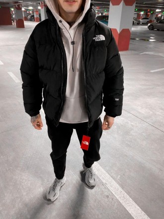 
Куртка мужская зимняя чёрная однотонная без капюшона с логотипом The North Face. . фото 4
