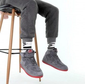 Кроссовки мужские серые Nike Air Force 1 High Grey
Высокие мужские кроссовки Най. . фото 8