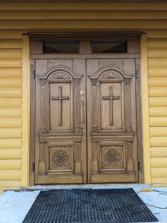 Двері в церкву дубові, броньовані з фасадами з натурального дерева, атмосферості. . фото 2