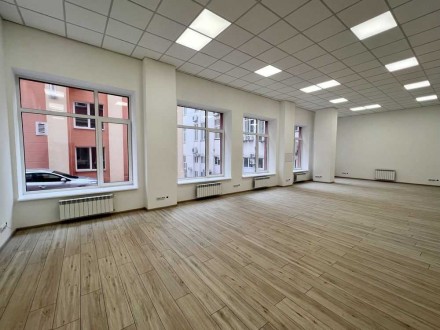 В новом БЦ по ул.Глубочицкая,17 продаётся офис 90.6 м.кв. Офис расположен на шес. . фото 13