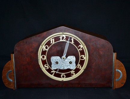 Каминные часы с четвертным боем с ключом JUNGHANS Германия.
Часы полностью в ра. . фото 2
