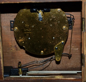 Каминные часы с четвертным боем с ключом JUNGHANS Германия.
Часы полностью в ра. . фото 5