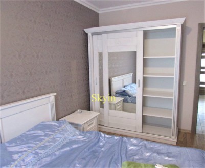 Ексклюзивна спальня Хай тек з масиву дуба.

Пропонуємо дубове двоспальне ліжко. . фото 13