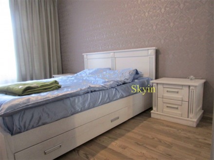 Ексклюзивна спальня Хай тек з масиву дуба.

Пропонуємо дубове двоспальне ліжко. . фото 6