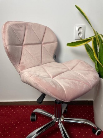 Велюровий стілець крісло на колесах Bonro B-531. Колір рожевий пудровий
Офісне к. . фото 10