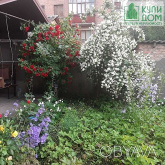 Продам дом 2,5 этажа центр