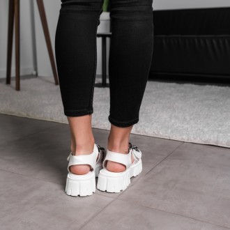 Жіночі сандалі білі Nala 3651
Сандалії зі штучної шкіри білого кольору модне ріш. . фото 9