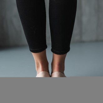 Жіночі туфлі бежеві Artax 3783
Туфлі жіночі виконані зі штучної замши. Модель ак. . фото 13