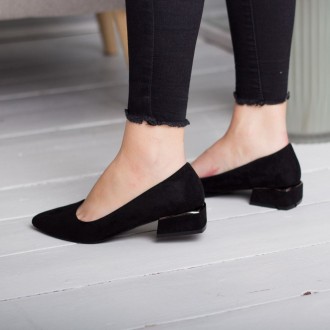 Жіночі туфлі чорні Baggy 2595
Туфлі жіночі виконані зі штучної замші. Модель аку. . фото 15