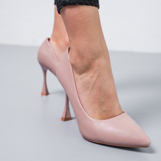 Жіночі туфлі бежеві Banter 3699
Туфлі жіночі виконані зі штучної шкіри. Модель а. . фото 17