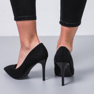 Женские туфли черные Blackie 3702 Туфли женские выполнены из искусственной замши. . фото 6