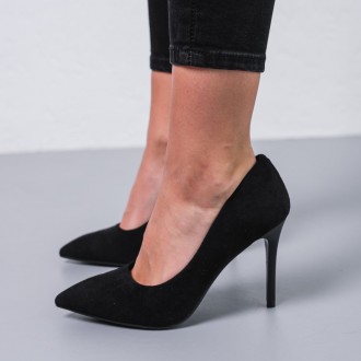 Женские туфли черные Blackie 3702 Туфли женские выполнены из искусственной замши. . фото 2