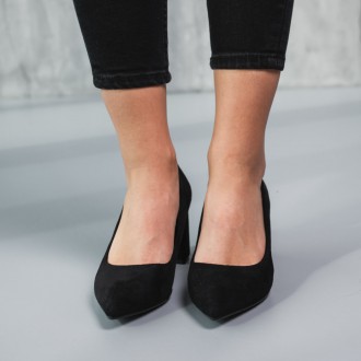 Женские туфли черные Gantry 3737 Туфли женские выполнены из искусственной замши.. . фото 3