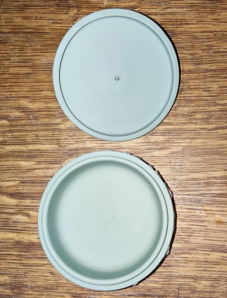 Винтаж, фарфоровая шкатулка, бисквит, Wedgwood, made in England, диаметр-7.5см, . . фото 4