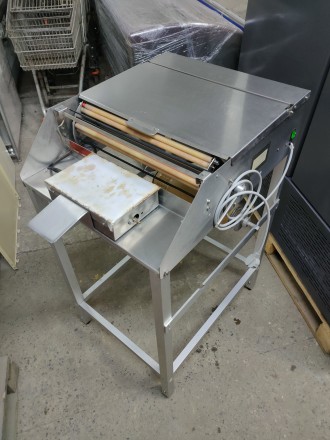 Промисловий німецький гарячий стіл можна використовувати із плівкою максимальною. . фото 2