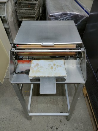 Промисловий німецький гарячий стіл можна використовувати із плівкою максимальною. . фото 5