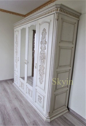 Пропонуємо дубову 4х дверну шафу Віка з різьбленням у класичному стилі.

Ціна . . фото 6