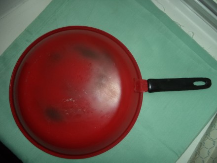 Сковородка 26 см в диаметре, глубина- 5 см, ручка съемная, не нагревается. Пища . . фото 4