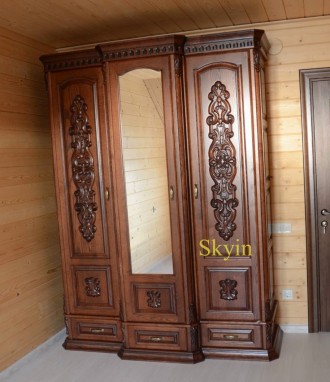 Пропонуємо дубову 3х дверну шафу Віка з різьбленням у класичному стилі.

Ціна . . фото 2