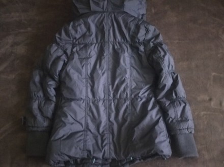 Зимняя курточка на меху и утеплителе , на девочку 8-10 лет, р.140, для дома... и. . фото 10