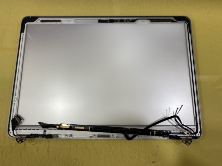 Apple Macbook Pro A1502 Retina (2013) (крышка матрицы + веб камера + антена WI-F. . фото 3
