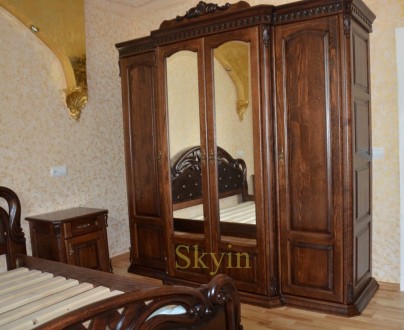 Пропонуємо дубову 4х дверну шафу Віка з різьбленням у класичному стилі.

Ціна . . фото 11