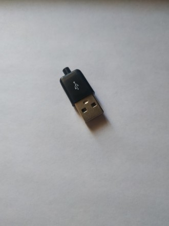 Разборной штекер USB-А в корпусе, состоит из 3-х частей
Разъем : USB (штекер) п. . фото 3