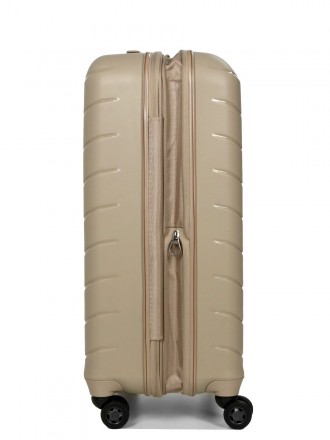  Середнього розміру валіза Snowball Cologne відрізняється сучасним і елегантним . . фото 6