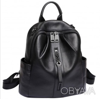 
	Черный женский рюкзак городского типа с металлической фурнитурой темного цвета. . фото 1