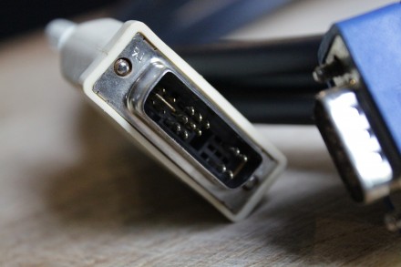 Кабель E239426 AWM STYLE 2990 "VGA (14 PIN) то DVI-A (12+5 PIN)" 2 m
. . фото 4