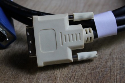 Кабель E239426 AWM STYLE 2990 "VGA (14 PIN) то DVI-A (12+5 PIN)" 2 m
. . фото 6