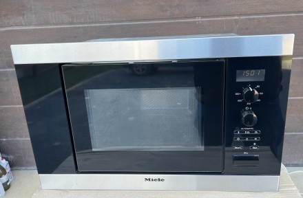 Мікрохвильовка під забудову 38х60 Miele М8160 ідеальний стан. Бережани. фото 1 Мікрохвильовка під забудову 38х60 Miele М8160 ідеальний стан. Бережани. фото 1
