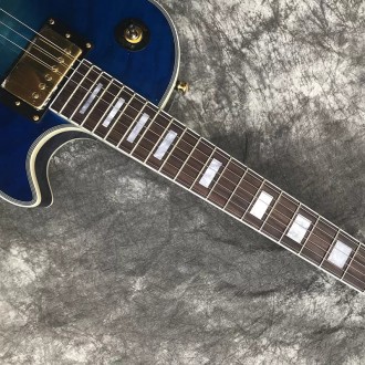 Электрогитара Gibson Les Paul Custom Ocean Blu. С логотипом Gibson. 
Красивая ка. . фото 5