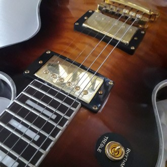 Электрогитара Gibson Les Paul Custom Burst Fire. С логотипом Gibson. 
Красивая к. . фото 6