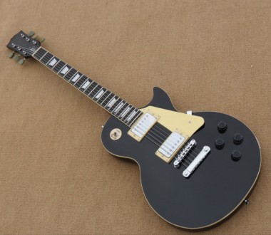Электрогитара Gibson Les Paul Standard Black Top China
Красивая электрогитара мо. . фото 2
