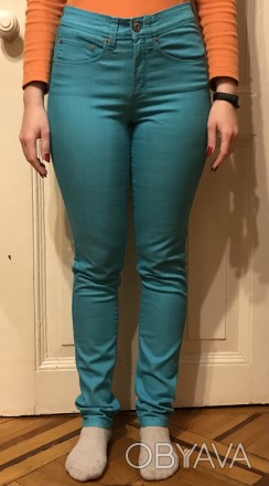 Жіночі бірюзові джинси