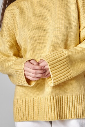 Жіночий светр Stimma Сінгел. Це стильний светр з розрізами по низу із круглою го. . фото 3